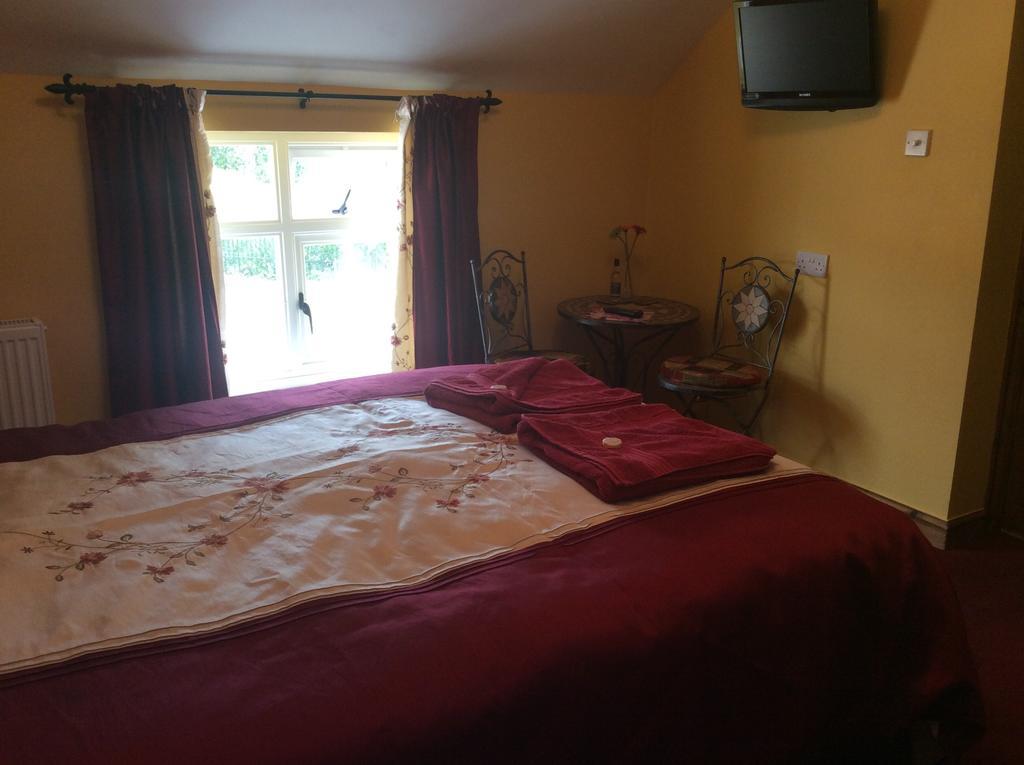 The Old Forge B&B Knockin Habitación foto